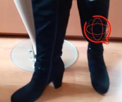 Kozaki na słupku nr 3