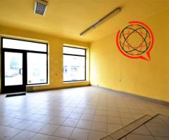 Mieszkanie 71 m2/lokal usługowy 42 m2/garaż 32 m2