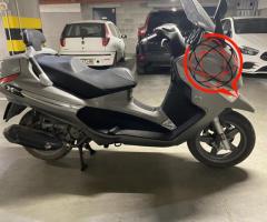 Piaggio Xevo 125 maxi skuter 2010 r. Przebieg 21k km 15KM