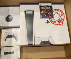 Edycja dysku PlayStation 5 dostarczana ze wszystkimi akcesoriami i grami, faktura i gwarancja są doł