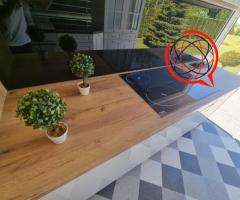 Regał kuchenny z ekspozycji lakier biały połysk ,wymiar 294cm.