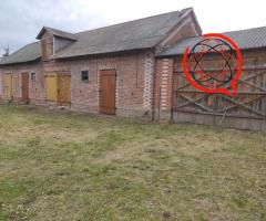 Gospodarstwo (dom, obora, stodoła) pow. 0,85 ha