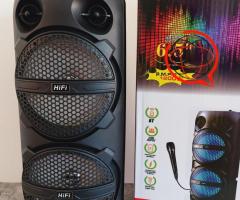 Głośnik tuba z karaoke i podświetleniem boombox, mikrofon,
