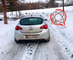 Opel Astra J